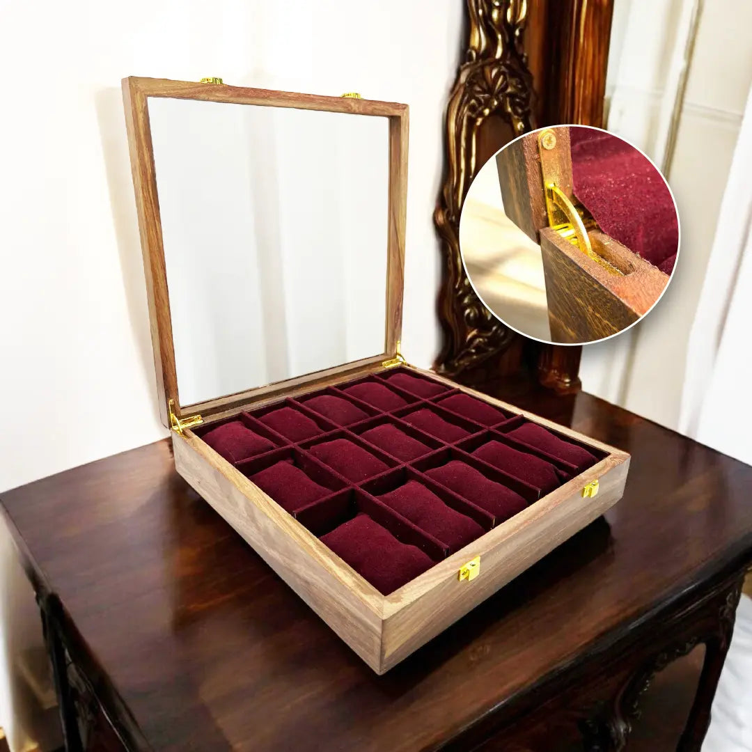 15 Watches – Golden Hinge – Glass Top