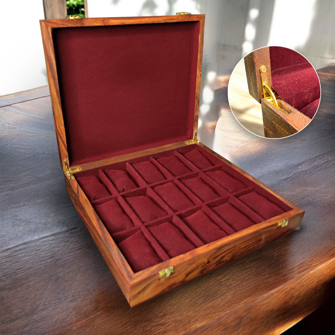 15 Watches – Golden Hinge – Wood Top